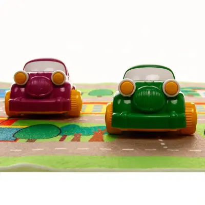 Afacan Arabalar Halıda - 5