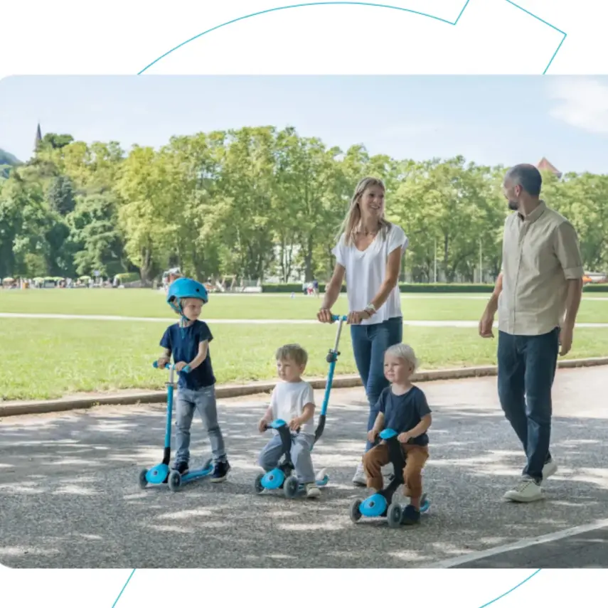 Globber Go Up Deluxe Işıklı Scooter Mavi - 19