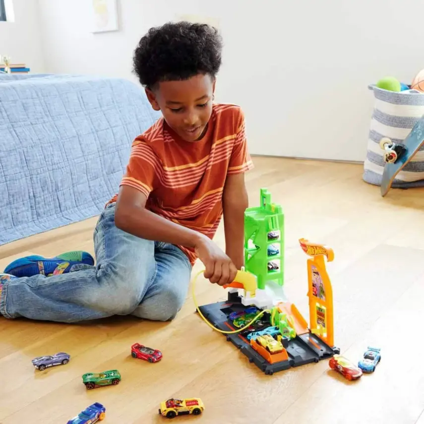 Hot Wheels Elektrikli Araç Şarj İstasyonu Oyun Seti - 4