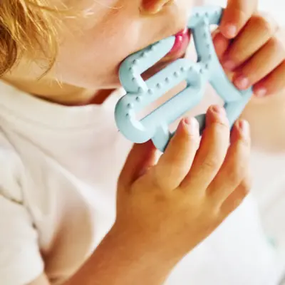 OiOi Annenin Eli Diş Kaşıyıcı 3+ Ay Mineral Blue - 10