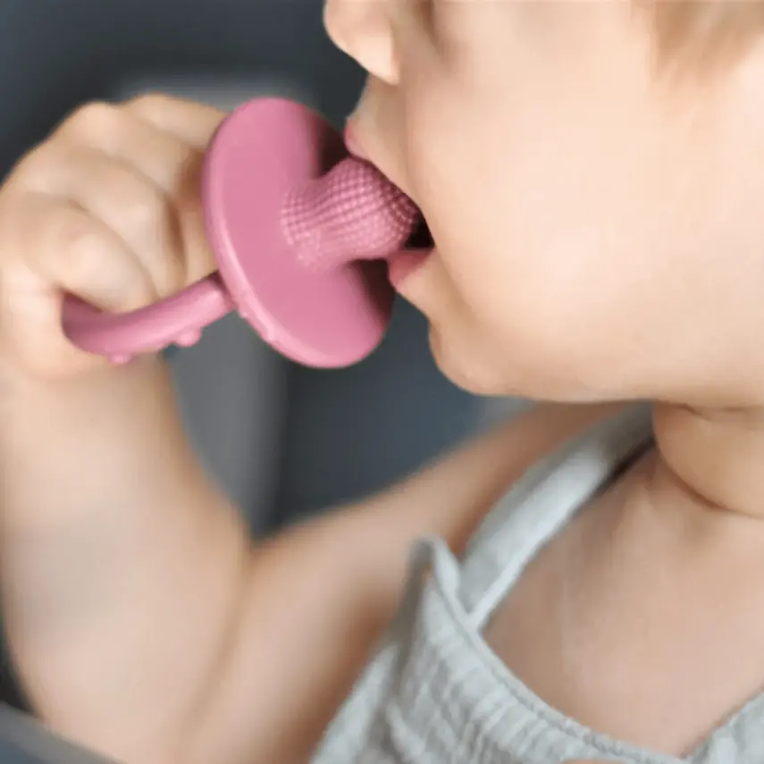 Oioi Gummy Silikon Diş Kaşıyıcı 3+ Ay Pinky Pink - 7