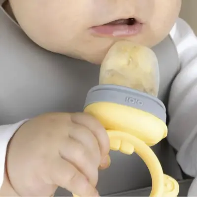 OiOi Püre Meyve Ve Sebze Alıştırıcı ,OiOi Puzzle Vakumlu Mama Tabağı  Mellow Yellow - Powder Grey - 2